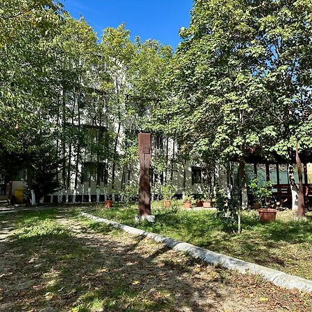 Hostel Horia Plopeni Luaran gambar