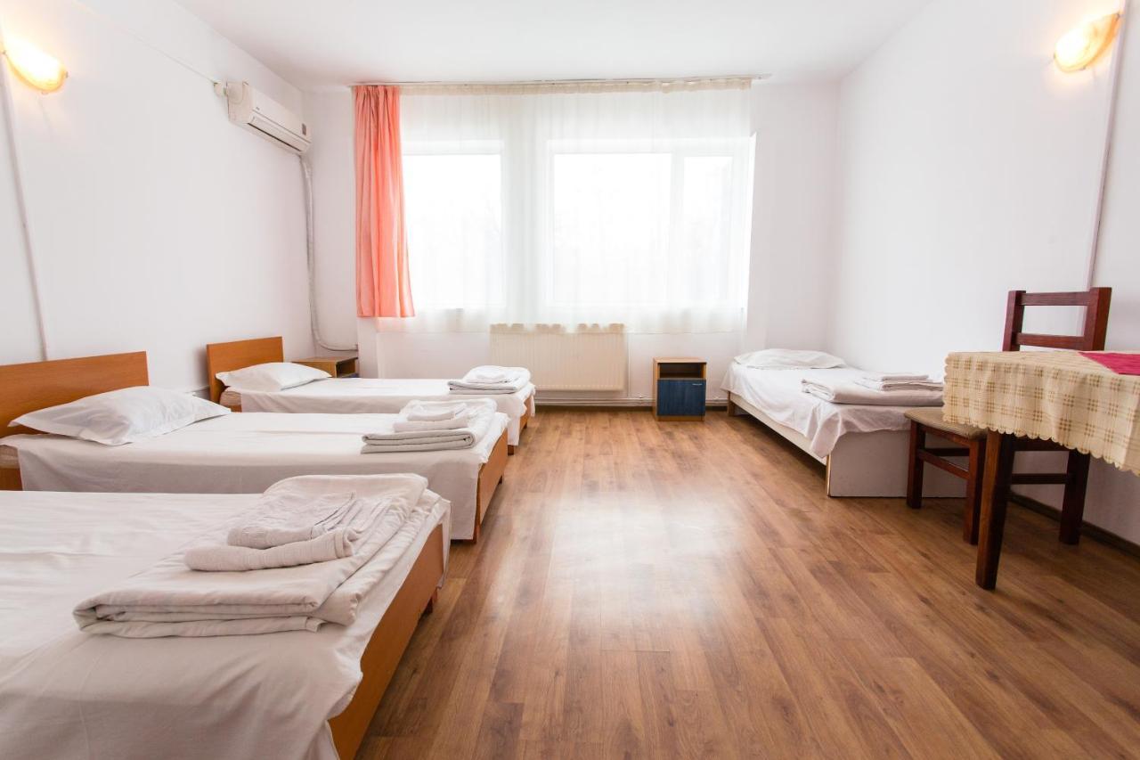 Hostel Horia Plopeni Luaran gambar
