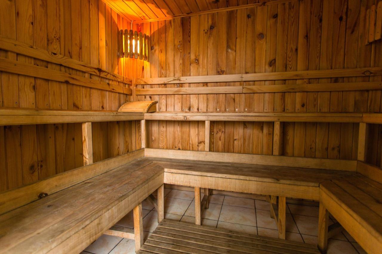 Hostel Horia Plopeni Luaran gambar