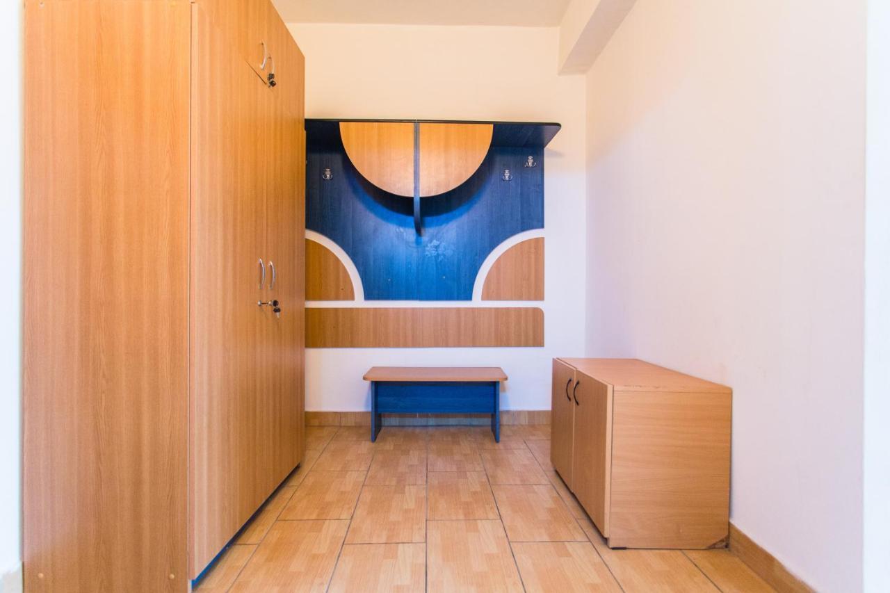Hostel Horia Plopeni Luaran gambar