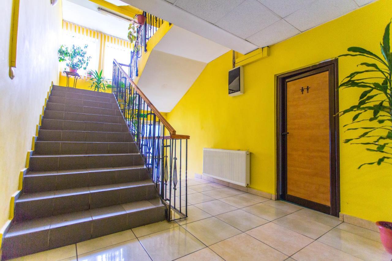 Hostel Horia Plopeni Luaran gambar