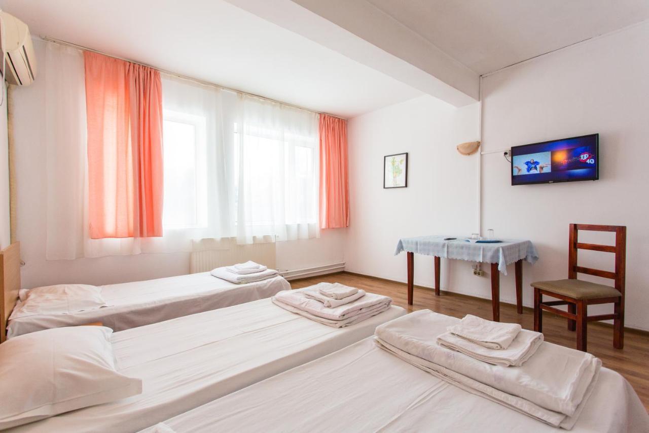 Hostel Horia Plopeni Luaran gambar