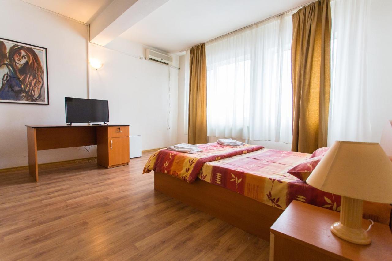 Hostel Horia Plopeni Luaran gambar