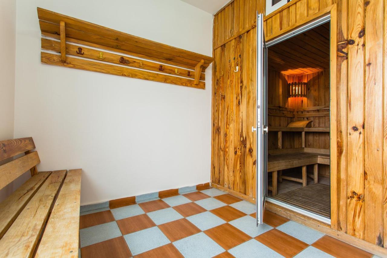 Hostel Horia Plopeni Luaran gambar
